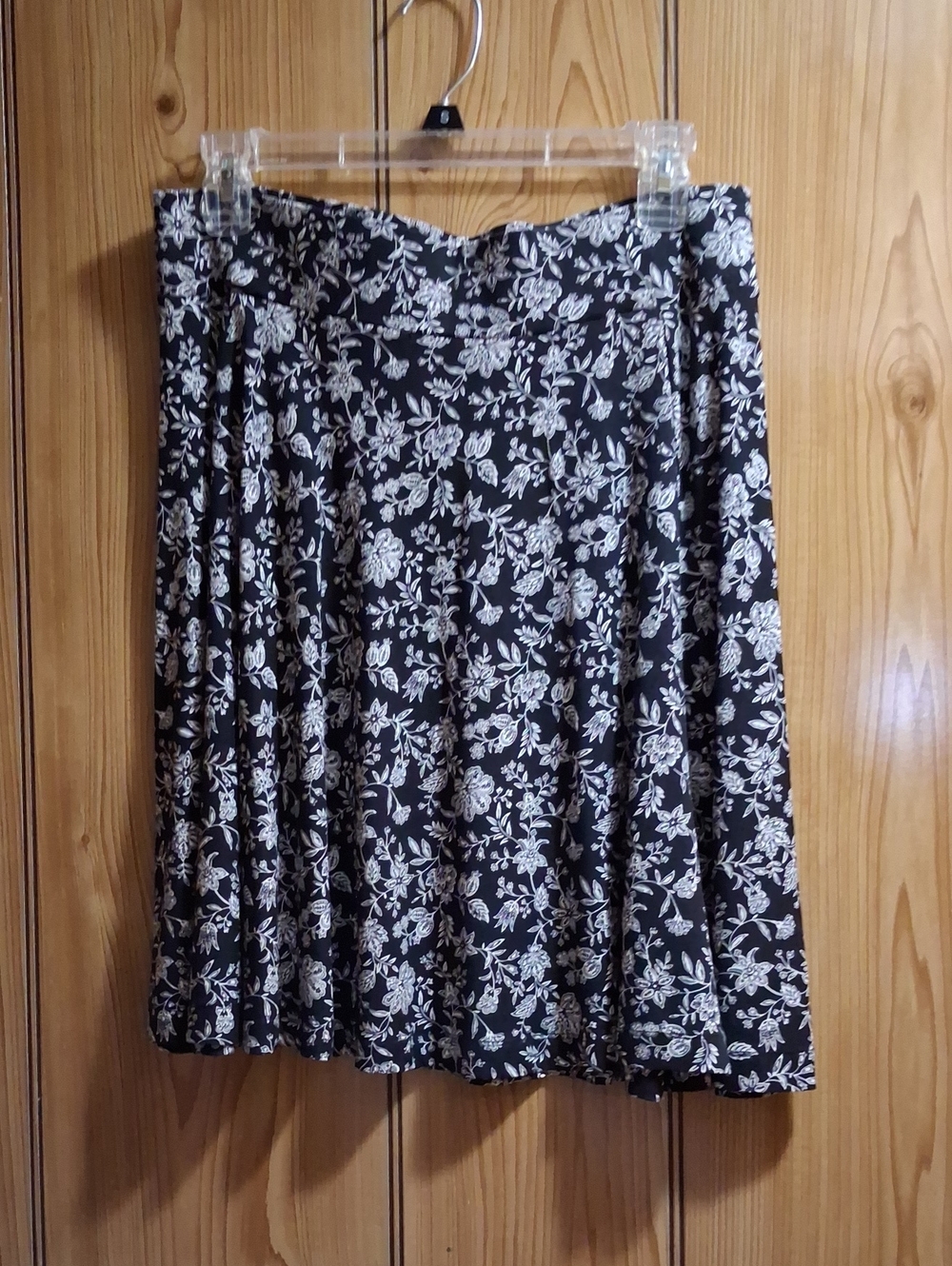 LOFT Black and White Floral Skater Skirt